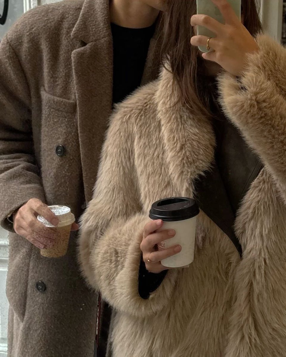 انا 
انتي 
وكوباتين قهوة في التلج ده
.It’s a date