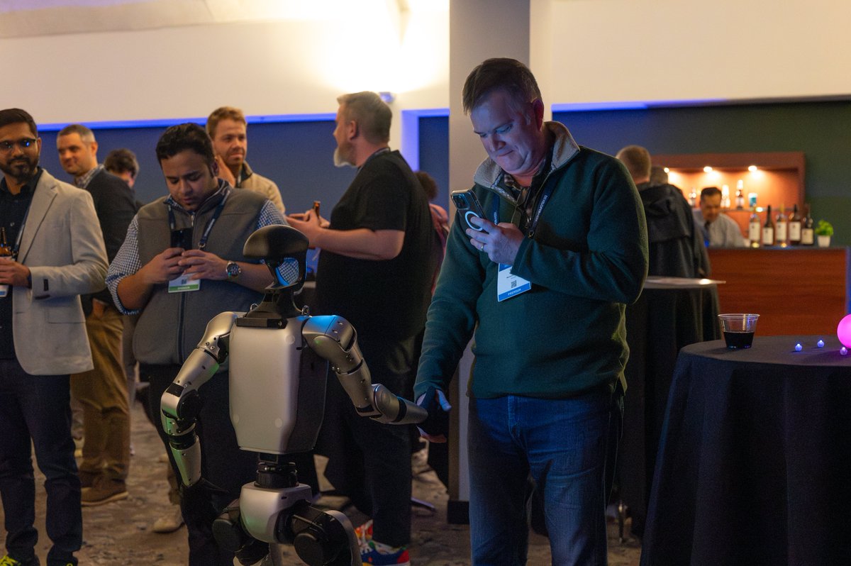 DeveloperWeek's tweet image. Recap of #DevWeek2025: Day 1! 🚀