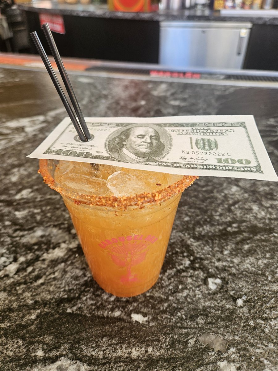 DTLVTOUR's tweet image. Want a free drink up to a 16 dollar value at the Carousel Bar #dtlv? I went with the "Money in the Bank" Patron Margarita with a splash of 🍍. My Vegas Slots apps.apple.com/us/app/mykonam… Just redeemed a free reward.    Be sure to tip the bartender  @LasVegasLocally  @carouselbarlv