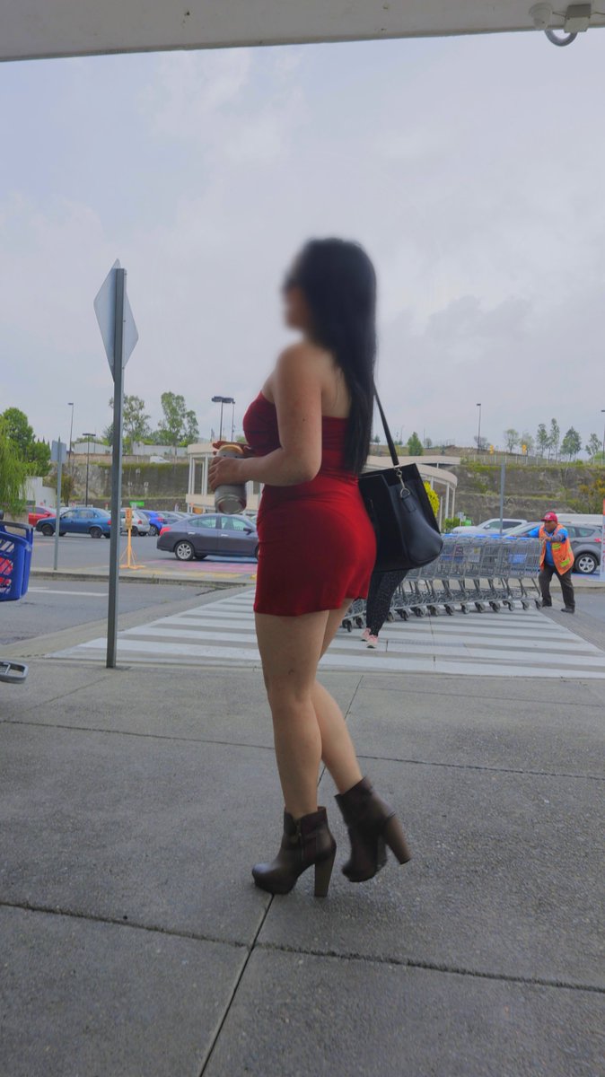 esposa_x's tweet photo. Me invitaron una cervesota, así que no me pude negar por que es negra modelo. Pero mejor me voy antes de que me ponga demasiado suelta #cerveza #negramodelo #modeloespecial #botinescallejeros  #vestidocorto https://t.co/T7Pcegzx1B