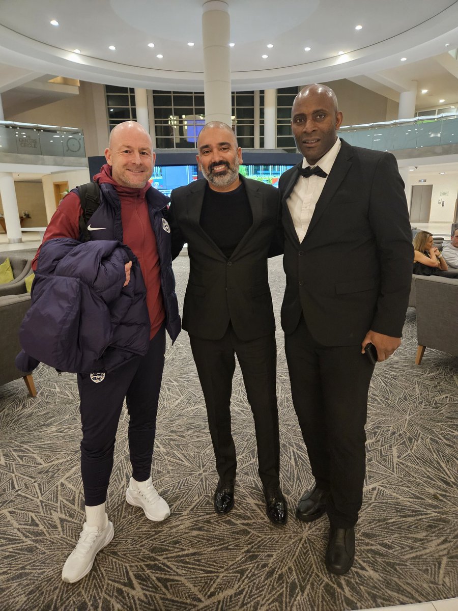 blues_4_all's tweet photo. Rubbing shoulders with some serious @BCFC royalty at St Georges Park! 👑
We're honoured to support the inaugural @GordonMoodyOrg Charity Gala —what a remarkable cause!
 
#KRO #FootballFamily #BCFC 

@lecarso @delvic99 @clarkson_ian https://t.co/kWsP2RNjTX