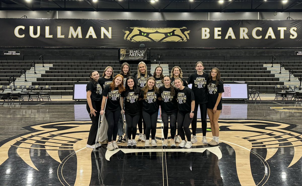 CHS_WBasketBall's tweet photo. Big week, Big support!! 
Shirts have been made, dinners have been bought, letters have been delivered.  Big thanks to @CullmanFB HC Trent Walker for sharing encouragement with our team and Cullman girls soccer for the valentines!! https://t.co/12HrL4rgJU