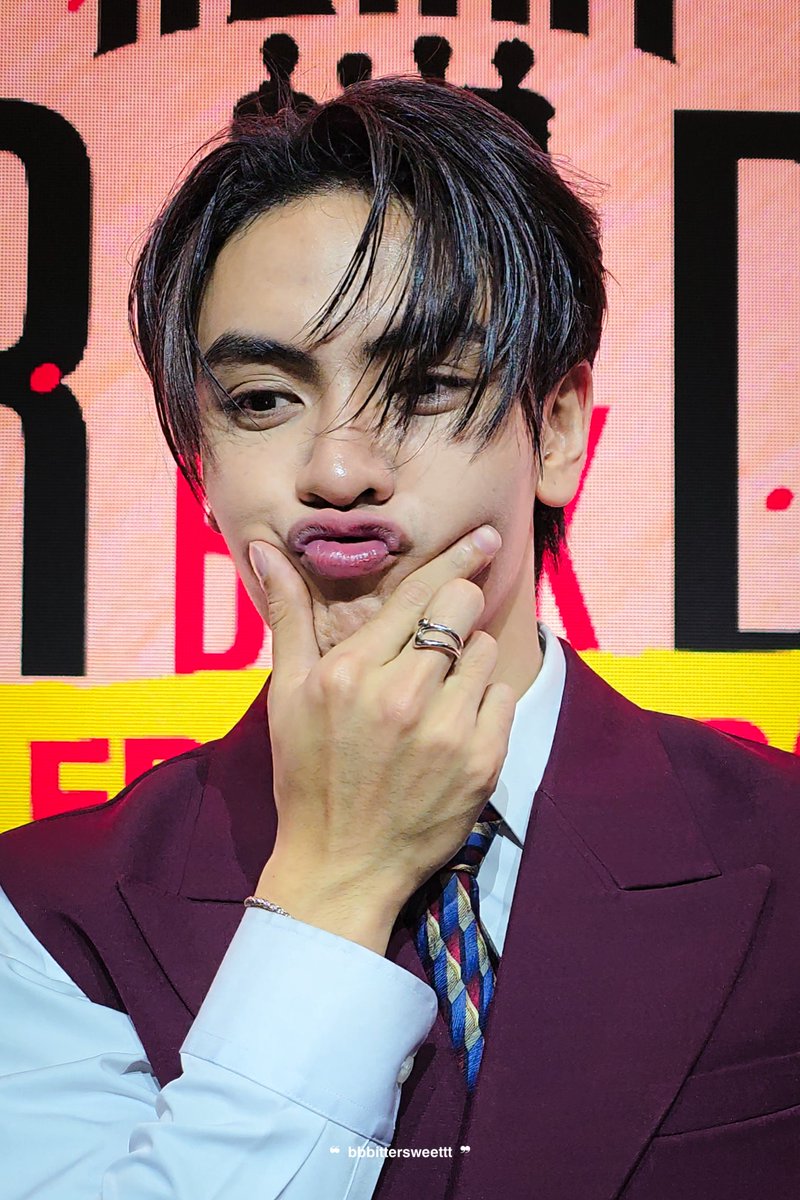 bbbittersweettt's tweet photo. มันจะมีอยู่ 2 คน ที่ดื้อมั่กๆ บีบแก้มยุบไม่กลัวแป้งหลุดเลย 55555555555

#TheHeartKillersFinalEP https://t.co/VjD2RawNmb