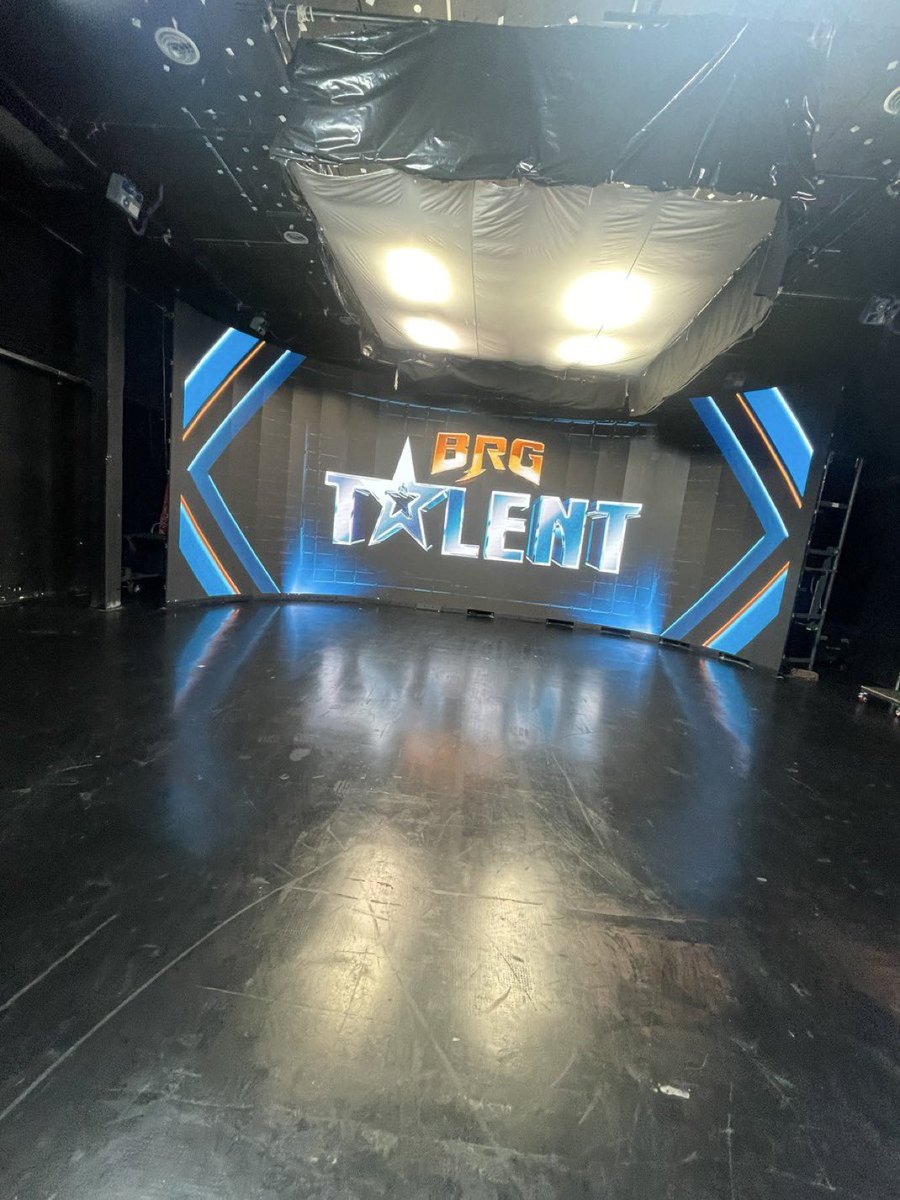 brunenger's tweet photo. YA ESTAMOS EN STREAM BRG TALENT EPICO CON MOMO Y DOBLE P DE JURADO  https://t.co/gopOiv3dOO https://t.co/ymoD8kD8O9