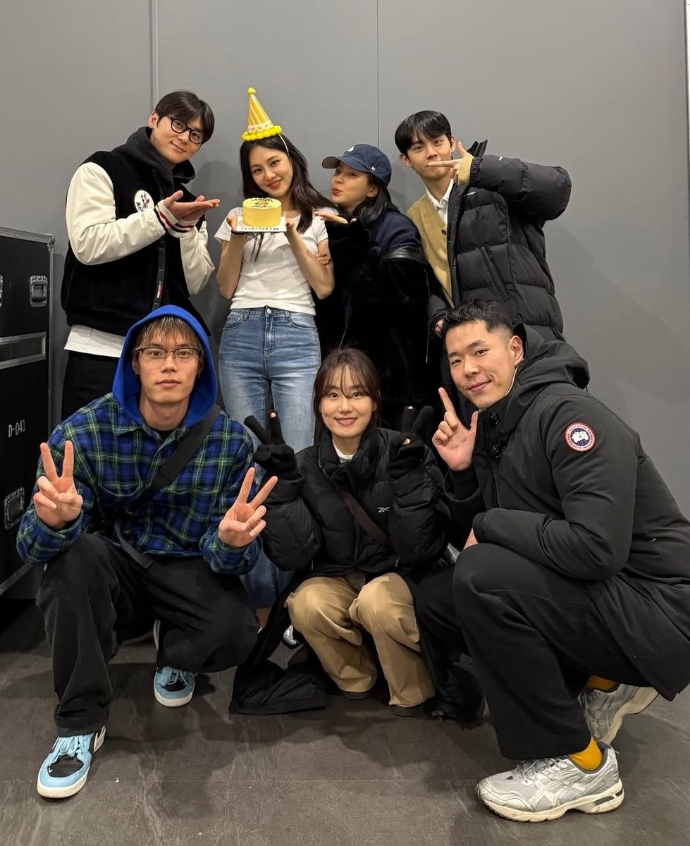 zblysse's tweet photo. I LOVE THEM SO MUCH 😭❤ #StudyGroup https://t.co/khLHfVhZcM