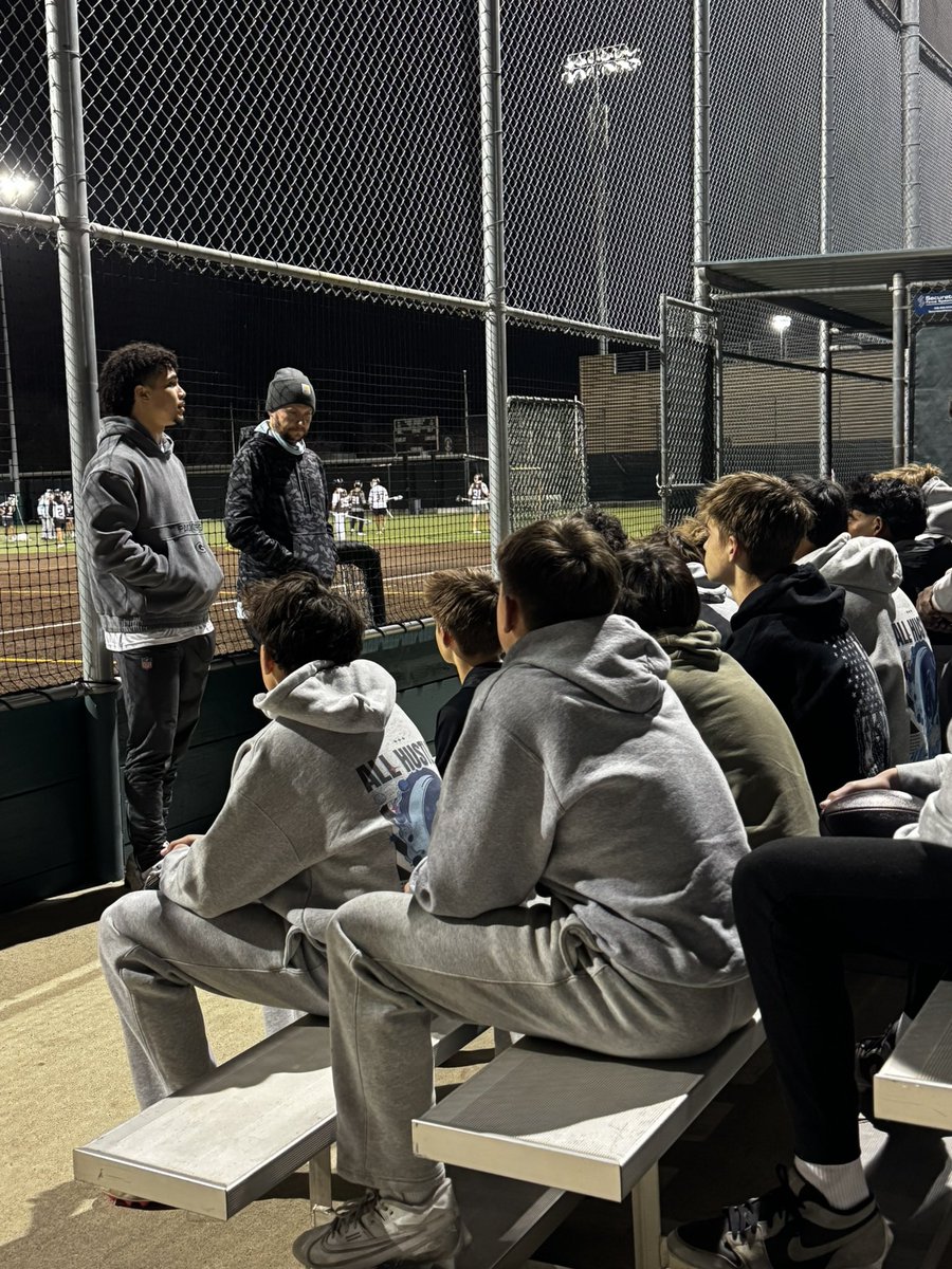 TMPsouthbay7v7 (@tmpsouthbay7v7) on Twitter photo Thank you <a href="/evan_williams32/">Evan J. Williams³²</a> for stopping by practice last night and sharing your journey and giving the next generation of athletes some words of wisdom. we appreciate you. #GoPackGo <a href="/CoachNeilParry/">Neil Parry</a> <a href="/CoachMikeHillSF/">Mike Hill Jr.</a> <a href="/riley_long17/">Riley Long</a> <a href="/jalenlampley8/">jalen lampley</a> Thank you <a href="/evan_williams32/">Evan J. Williams³²</a> for stopping by practice last night and sharing your journey and giving the next generation of athletes some words of wisdom. we appreciate you. #GoPackGo <a href="/CoachNeilParry/">Neil Parry</a> <a href="/CoachMikeHillSF/">Mike Hill Jr.</a> <a href="/riley_long17/">Riley Long</a> <a href="/jalenlampley8/">jalen lampley</a>