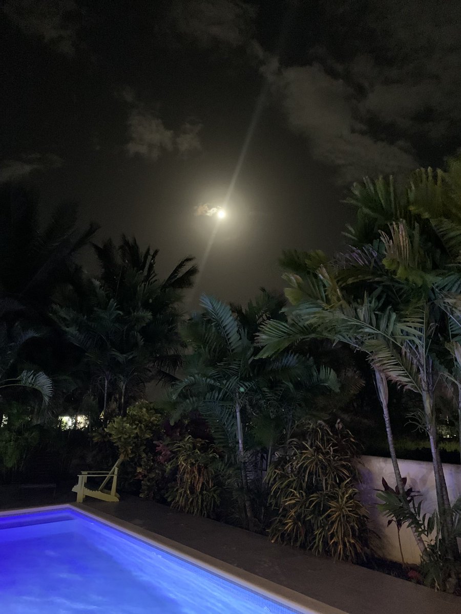 Bajan full moon ! 😊