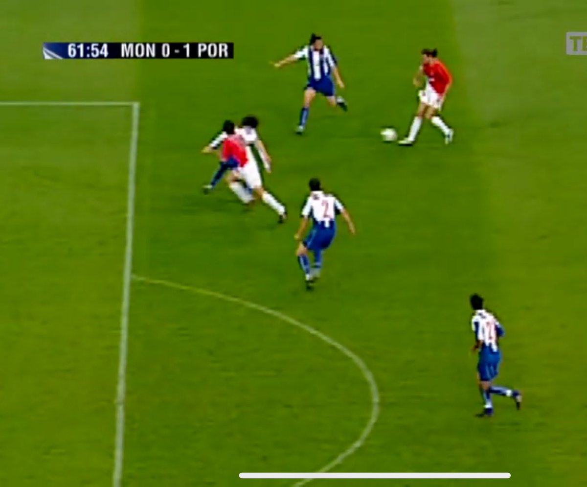 mounegou's tweet photo. Porto 2004
Juve 2015
Juve 2017
Benfica 2025

21 ans que ça dure cette histoire d’arbitrage entre l’@AS_Monaco et la LDC. On peut kiffer une épopée @UEFAcom_fr un peu ?? https://t.co/44Q8oMaStV