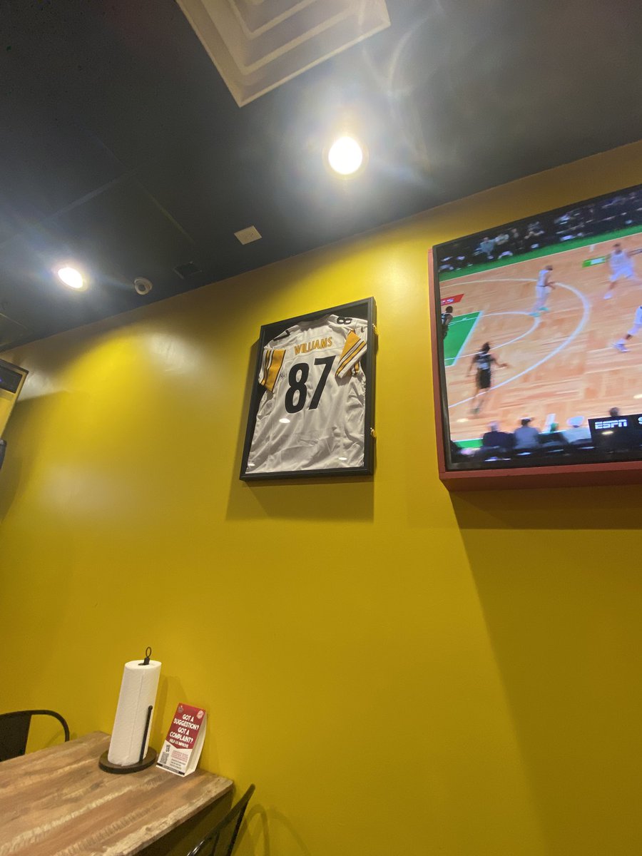 trice10qb's tweet image. Eating at “The Wing Guru” in Arlington , TN tonight! Owned by Rodney Williams, NFL TE for the Pittsburgh Steelers, and former UTM WR. Rodney was/is/and will always be one of my favorites. Rodney has contagious personality &amp;amp; a work ethic that makes everyone around him better. #FPC