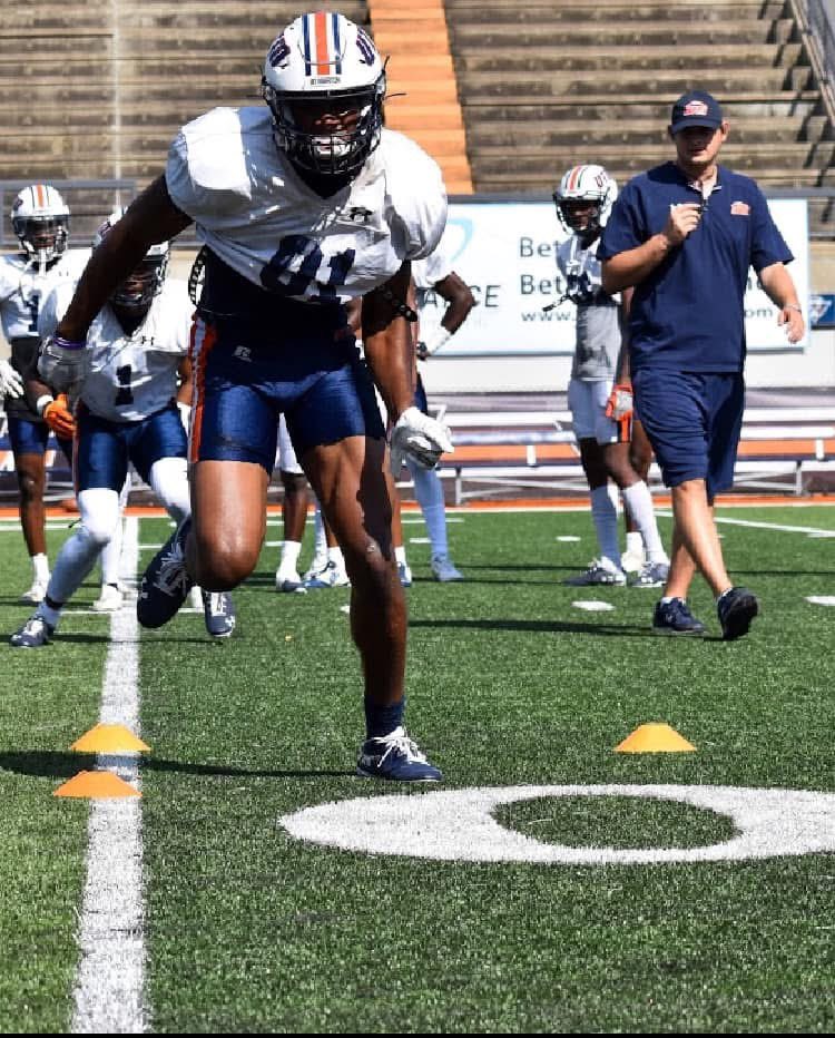 trice10qb's tweet image. Eating at “The Wing Guru” in Arlington , TN tonight! Owned by Rodney Williams, NFL TE for the Pittsburgh Steelers, and former UTM WR. Rodney was/is/and will always be one of my favorites. Rodney has contagious personality &amp;amp; a work ethic that makes everyone around him better. #FPC