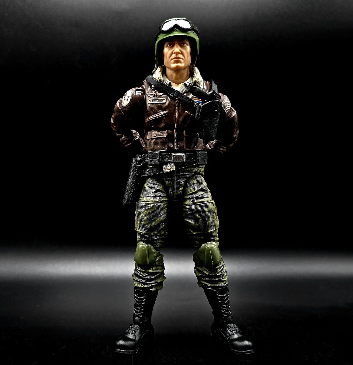 FlexionDynamo's tweet photo. #hasbro #gijoeclassified #GeneralHawk  #ClaytonMAbernathy #yojoewednesday  #actionfigurephotography #actionfigure #toyphotography #ARAH #gijoe https://t.co/IOUKeqDj5a