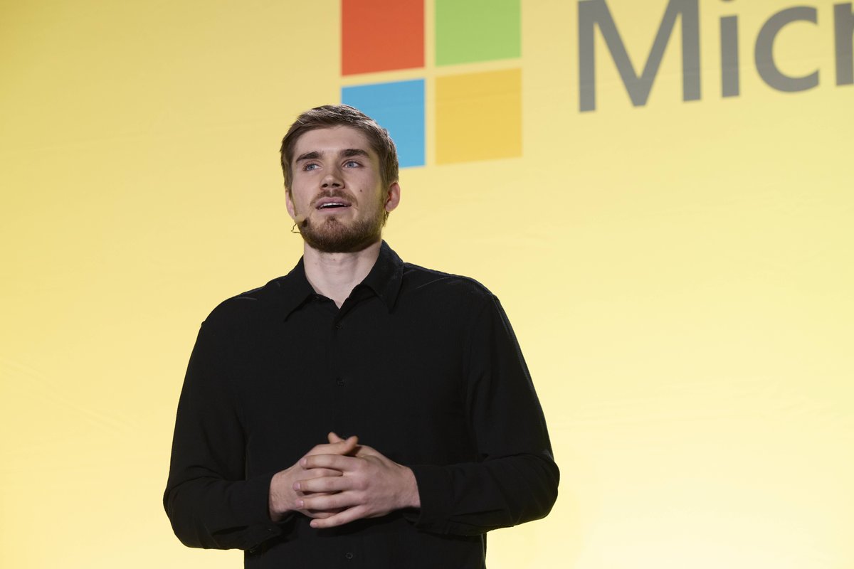 Maximizing AI investments just got easier. At #MicrosoftAITour Detroit, <a href="/sanalabs/">Sana</a> shared how expert AI agents can deliver ROI in minutes, not months. Ready to transform your organization? 

Learn more: msft.it/6010UoH8k