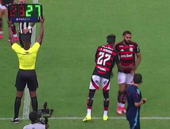 Narrador: "Problema seríssimo para o Flamengo, saí Juninho e vai entrar o Bruno Henrique"

A comentarista: problema seríssimo pro Botafogo kkkkkkkkkkkkkkkkkkkkkkkkkkkk