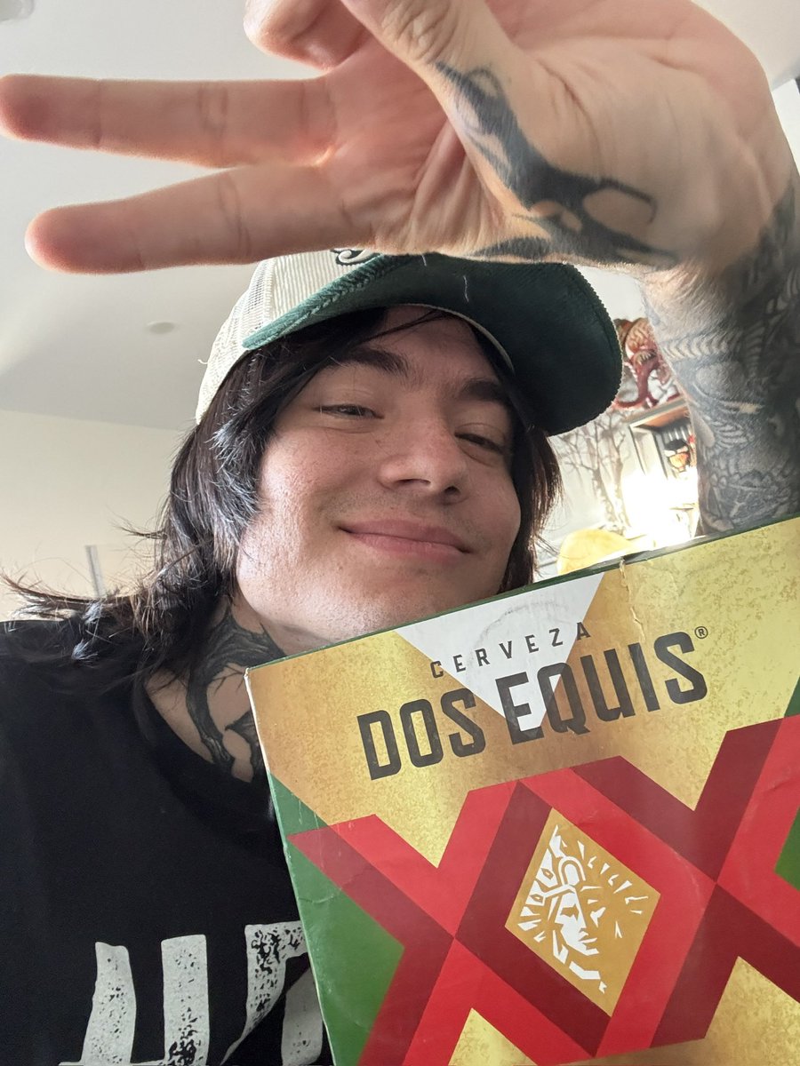 TakerMetal's tweet image. ¡Se viene algo épico! 
¿A quién le gustaría ir al EDC? 👀
Para celebrar el día del Amor y la Amistad, @dosequismx y yo tenemos una sorpresa para todos los que me acompañen en el stream de mañana. 

Apartenme la tarde de mañana... porque #DosEquisTeInvita a #EDC2025