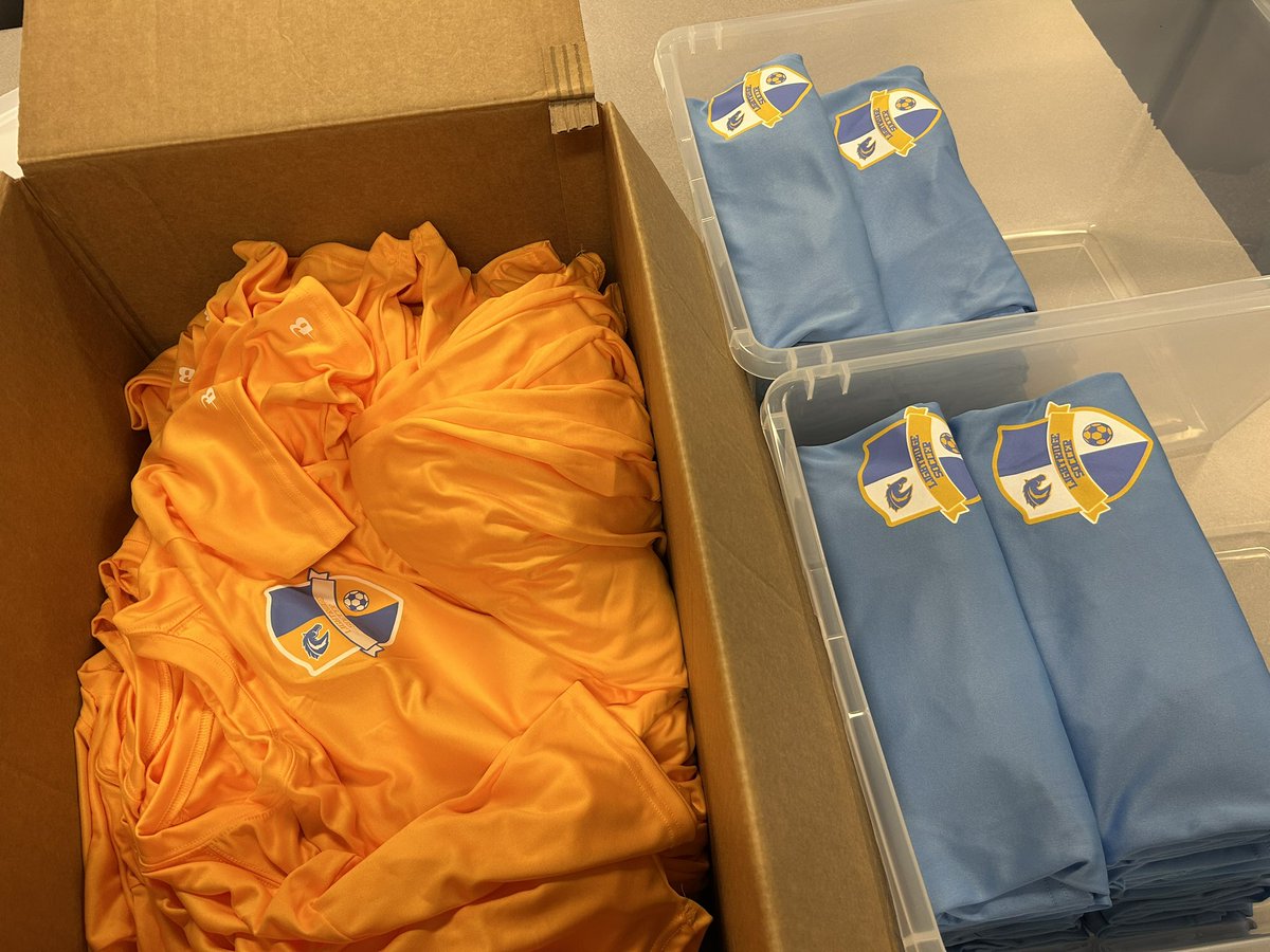 LightridgeGSOC's tweet photo. We want to thank one of our favorite local businesses @CheersSports 🙌🏻
New training shirts for each JV and Varsity player this upcoming spring season ⚡️⚽️ #unifiedprogram https://t.co/DeHQMefLaP