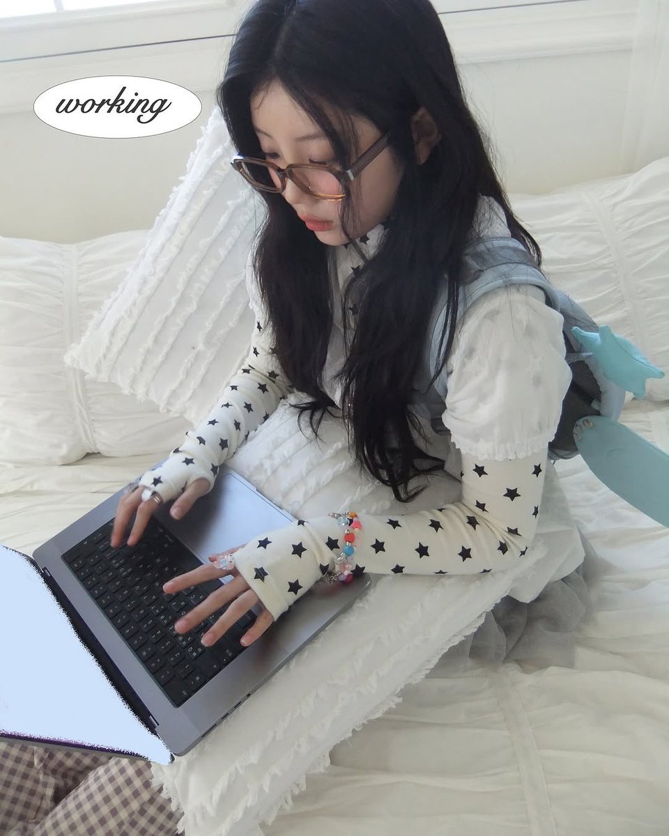 WonheeLiebe's tweet photo. @GiselleLiebe dd lagi on duty ;3 https://t.co/Mj50gcnP6t