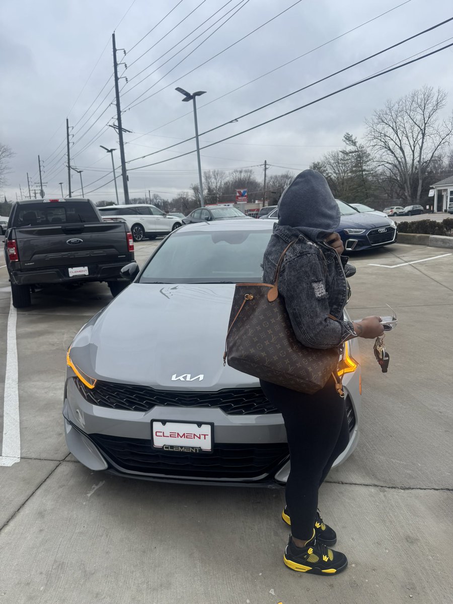 #1 car salesman in the lou tap in 💪🏾‼️