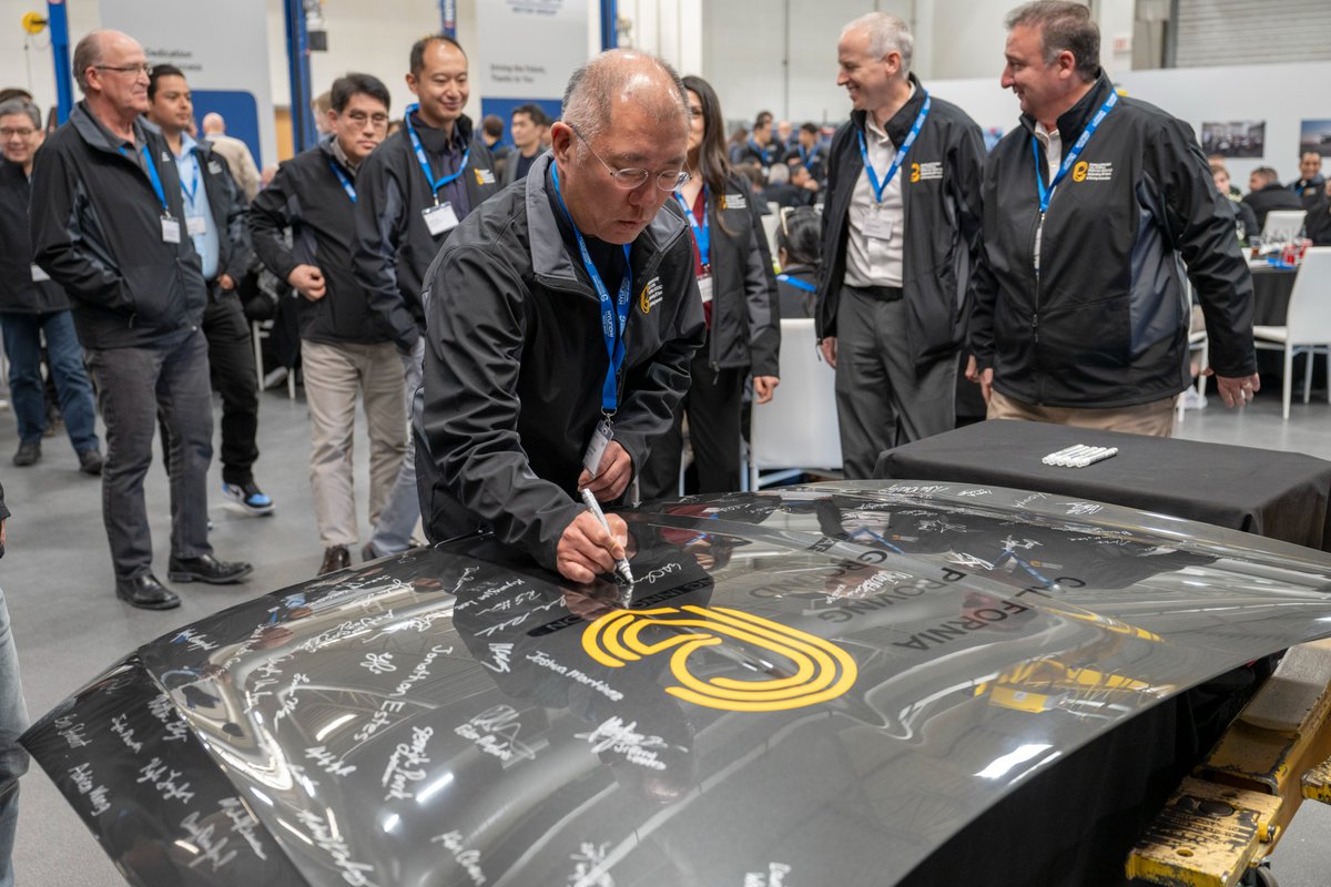 HMGnewsroom's tweet photo. 20 years. 5,000+ vehicles. 20 million miles.
Hyundai California Proving Ground has been a key player in safety, quality, and innovation since 2005! ▶ https://t.co/nDvajdb50s
#HyundaiMotorGroup #HATCI #CPG https://t.co/MObe6g6Liv