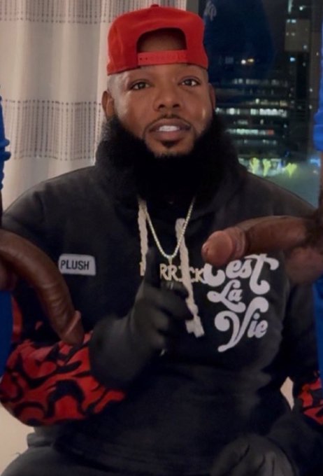 Watch PleasureU Studios's leaked NSFW photo on TwXstars