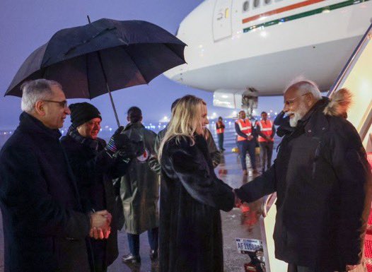 stiwari1510's tweet image. PM Modi reached Washington and shared this pictures of arrival and welcome at Washington, DC. 
#PMModiInFrance #PMModiInParis #PMModiInUSA