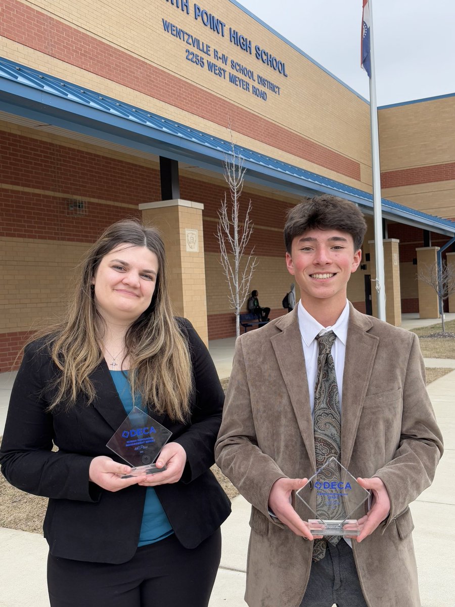 NPGrizBusiness's tweet image. More pictures of our DECA winners who competed yesterday, Tuesday 2/11.  Congratulations again to Ezra Khanamuenwai for 4th Place in Entrepreneurship and 6th Place in Human Resource for DECA Districts. Now they go onto DECA State to compete.