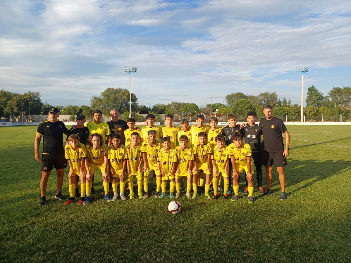 bernardom1980's tweet photo. Ya en casa me gustaría agradecer a todo el staff del torneo @leoncitoscup por la atención hacia nosotros. Fue un placer haber participado de dicho torneo con la generación 2012. Gracias también a los padres  y a mis compañeros de @FormativasCAP.  Será hasta la próxima ⚽ https://t.co/PJtQ3LHtCh