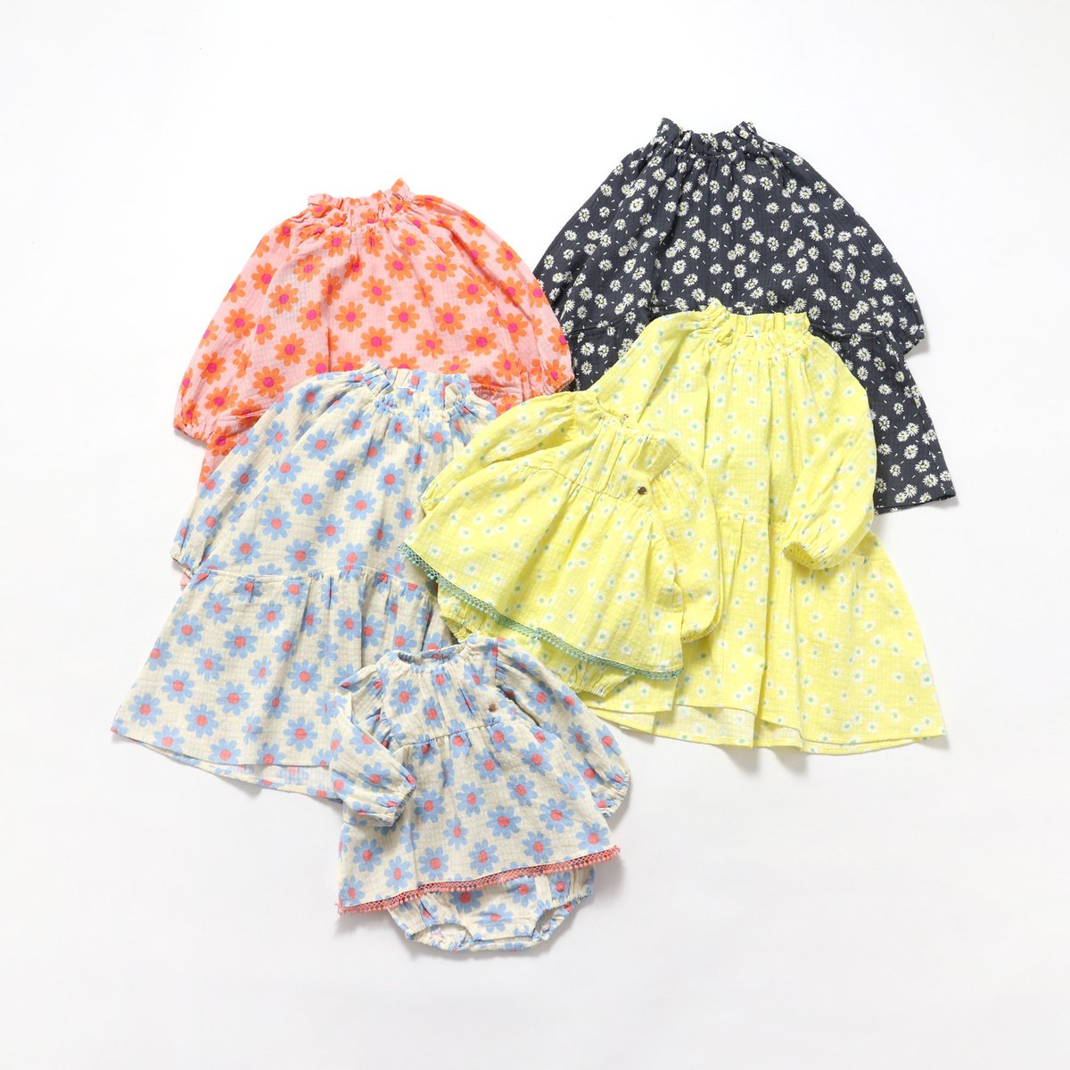 FOOnlineStore's tweet photo. ／
いろんな🤍お揃い🤍を楽しもう‼️
リンクアイテム特集👦🏻👧🏻👶🏻
＼

きょうだいと、おともだちと、ベビーちゃんと、ママとパパと💕
お揃いコーデが楽しめるアイテムをご紹介🫶🏻✨

今しかできないお揃いコーデを、
ぜひ❣️#FOOnlineStore のアイテムで♪

▶️https://t.co/4hsnu5gXZY https://t.co/p5zbJfIL6B