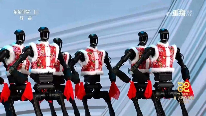 ＃中国で急成長する人型ロボット産業。今年、中国中央テレビの「春晩」（春節を祝う中国の国民的年越し番組）で、人型ロボットとダンサーが共演するダンスパフォーマンスが披露され、視聴者の間で大きな関心を呼び、話題となった。「春晩」に登場した人型ロボットは、杭州宇樹科技有限公司が開発したも