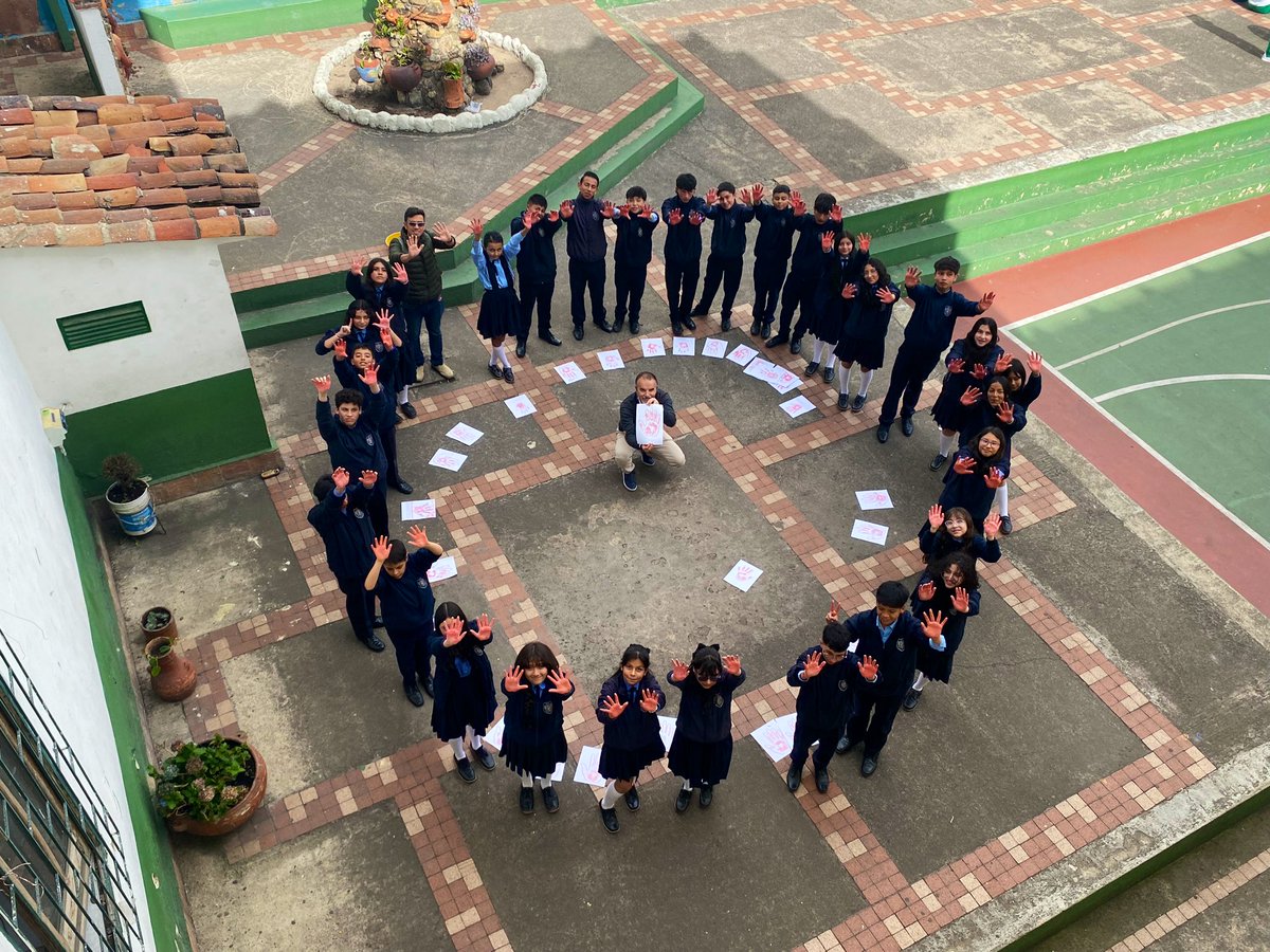 ColegioDeBoyaca's tweet photo. Recibimos a la @UBPDcolombia para desarrollar estrategias pedagógicas sobre la importancia de proteger los derechos de niños 👦🏻 y niñas 👧🏻 afectados por la violencia en Colombia.

🙌 Un encuentro de paz, justicia y esperanza para construir un futuro sin violencia.
@LSantiGarciaC https://t.co/m5WW4lcFd7