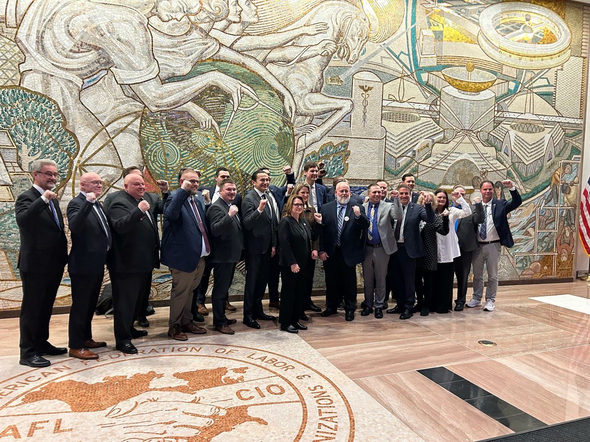 PresidentCLC's tweet photo. The U.S. tariffs put jobs and entire communities at risk, on both sides of the border. 

Today, Canadian and American labour leaders met with premiers, led by @WabKinew, @Dave_Eby, and @J_akeeagok to chart a path forward. https://t.co/Dn8rWuI070