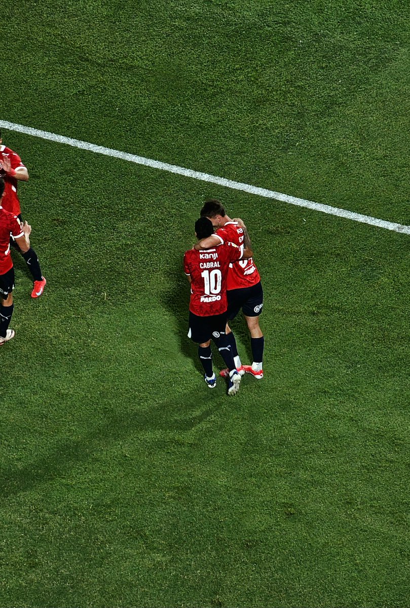 FerreyraDenis's tweet photo. Como vi que se hizo viral mi fotito de Cabral 🔟, por mi amigo @monchoifc, les dejo la secuencia completa. 

#independiente

(Choreen tranqui, yo no pongo marca de agua) https://t.co/X8EKv8wZXo
