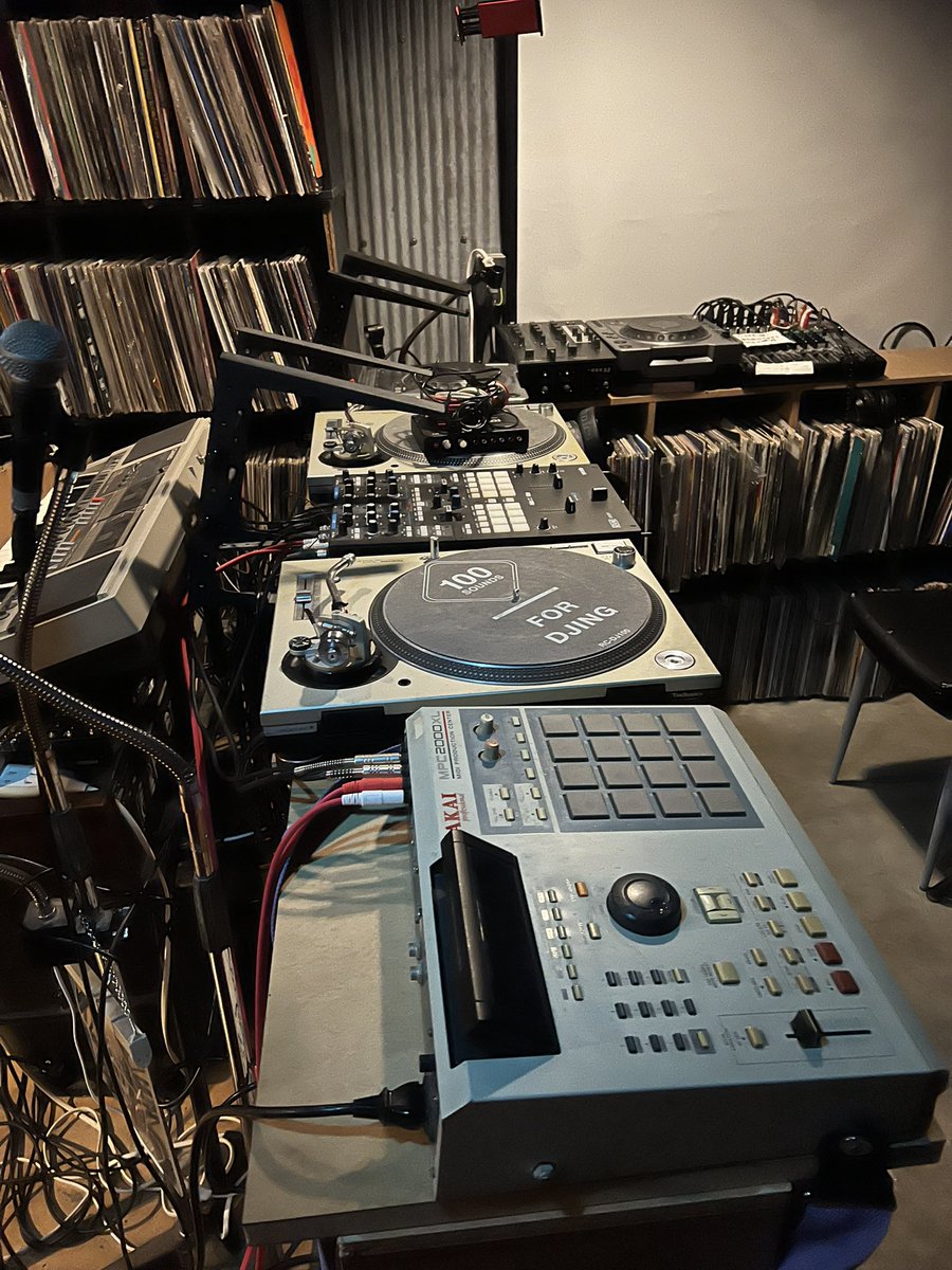 🔥BEATPARK 🔥本日！

２月13日　木曜日
19:00open 23:30close

at RECORD BAR JBC

recordbarjbc.com

千代田区神田神保町1-12-6-b1

music charge 1000 yen(1drink別)

THE BEAT KITCHEN ⚡️

Raika a.k.a 13friday

vs

ANTIC

DJ:
DJ GALAXY
ANTIC
旭

MC
YOKE