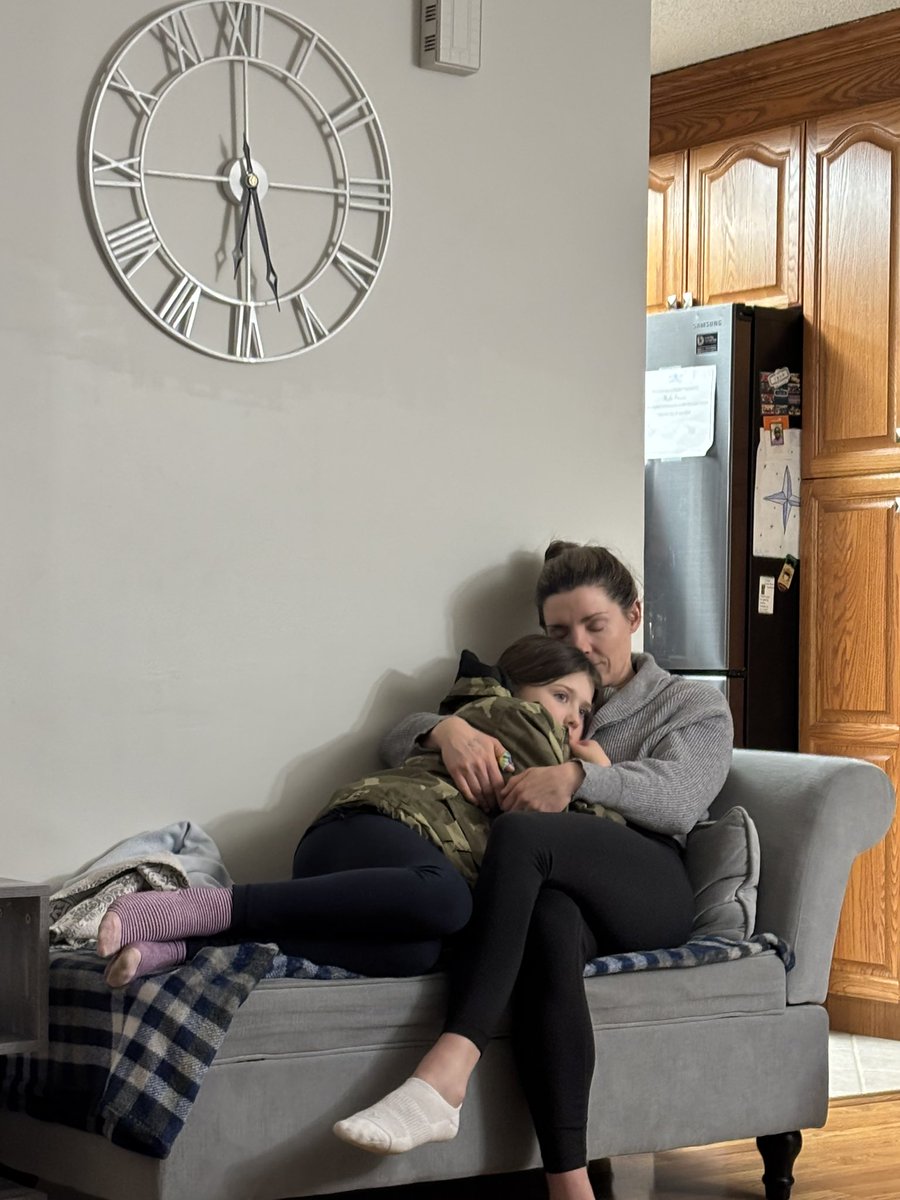 Sometimes a cuddle session is the healthiest thing we can do for ourselves! #onehealthychoice 
Thanks <a href="/APPLESchools/">APPLE Schools</a>  for the reminder to make wellness a prioirty!