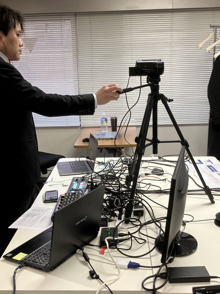 第12期成長企業の創り方セミナー3講スタート！

「現状維持は衰退である」
真の企業成長には「修正営業利益30%」が必要

なぜか？
企業の「ダム」を作るためです。
・新規事業
・人材育成
・採用投資

このダムなしでは失敗ができない心に余裕の無い会社に…

#経営者 
#顧客満足
#営業利益