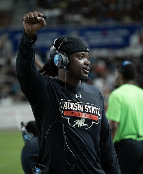 The #Chiefs are expected to hire Jackson State linebackers coach Chris Orr, a source tells <a href="/CBSSports/">CBS Sports</a>/<a href="/247Sports/">247Sports</a>.

As a player, Orr was an All-Big Ten linebacker and team captain at Wisconsin and posted 78 tackles and 11.5 sacks in 2019. Then played in the NFL with the #Panthers.