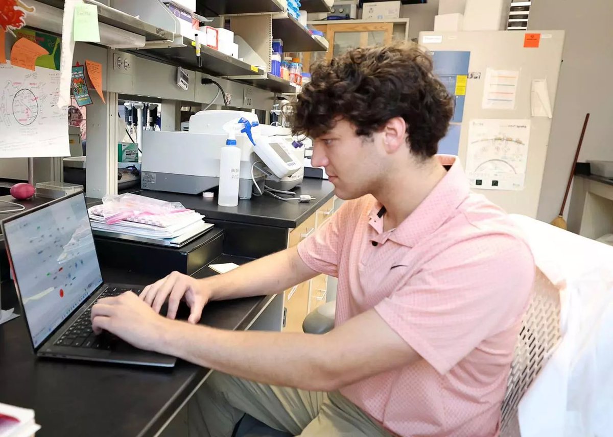 Virginia BME (@uvabme) on Twitter photo A progress report from our 1st Milton Adams Fellowship award! Graham Lenert and Noah Perry in <a href="/mete_civelek/">Mete Civelek</a> lab are investigating how heart attacks are experienced differently in men and women. The Adams Fellowship is helping them disseminate their work:
engineering.virginia.edu/department/bio… A progress report from our 1st Milton Adams Fellowship award! Graham Lenert and Noah Perry in <a href="/mete_civelek/">Mete Civelek</a> lab are investigating how heart attacks are experienced differently in men and women. The Adams Fellowship is helping them disseminate their work:
engineering.virginia.edu/department/bio…