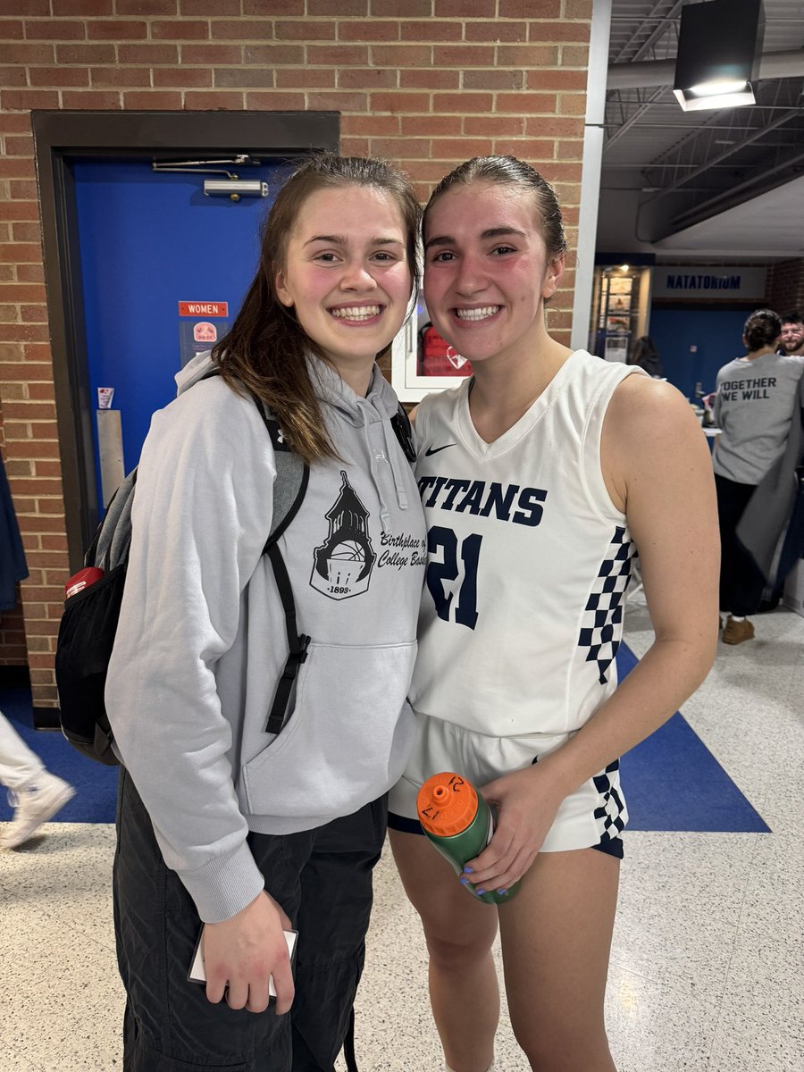 If you truly follow me, then you know I love these 2 OGs like my own daughters🖤💛

SO fun watching them go at each other again like at AAU practices🤩

Combined they had 36 pts with 7 threes, on 51% eFG for 1.24 PPS🔥

Not bad for a couple of underclassmen🫡 #ATTACK