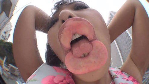 ♡ ㅤㅤ; No tienes ni que pedirlo. Apenas los gordos labios de papi comiencen a devorar el culo vas a darte cuenta de por qué lo solicitan tanto.