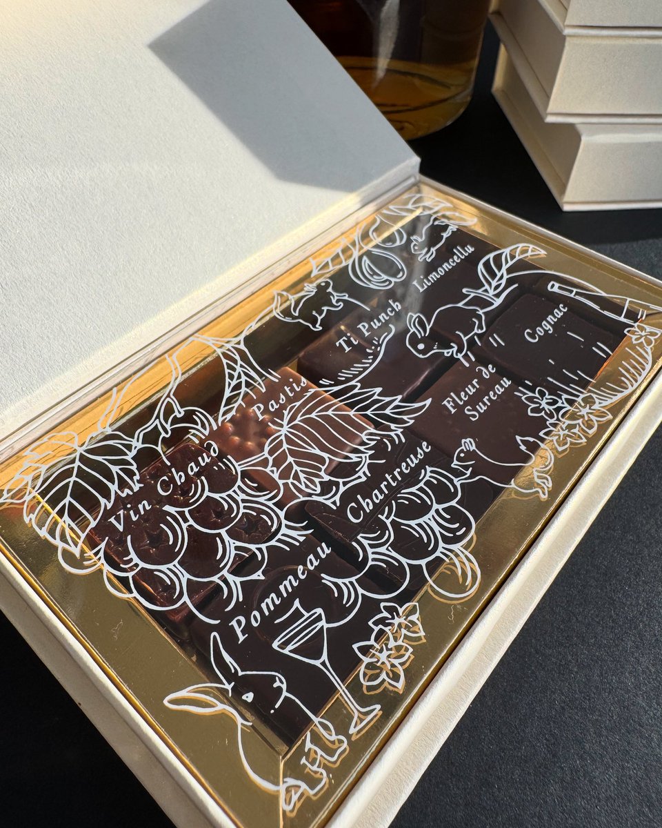 MORIHIDEYOSHIDA's tweet photo. 明日はバレンタイン❤️
フランスで愛されてるお酒をテーマにしたイヴレス🍷
気軽にポジティブなイメージでフランスでお酒を楽しんでるので日本の方たちにも是非この歓びを共有したく制作しました。

#moriyoshida 
#モリヨシダ
#ivresse 
#イヴレス https://t.co/KeC6iVI6cN
