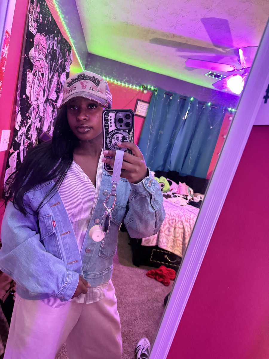 @imymckenziee on ig. tweet media