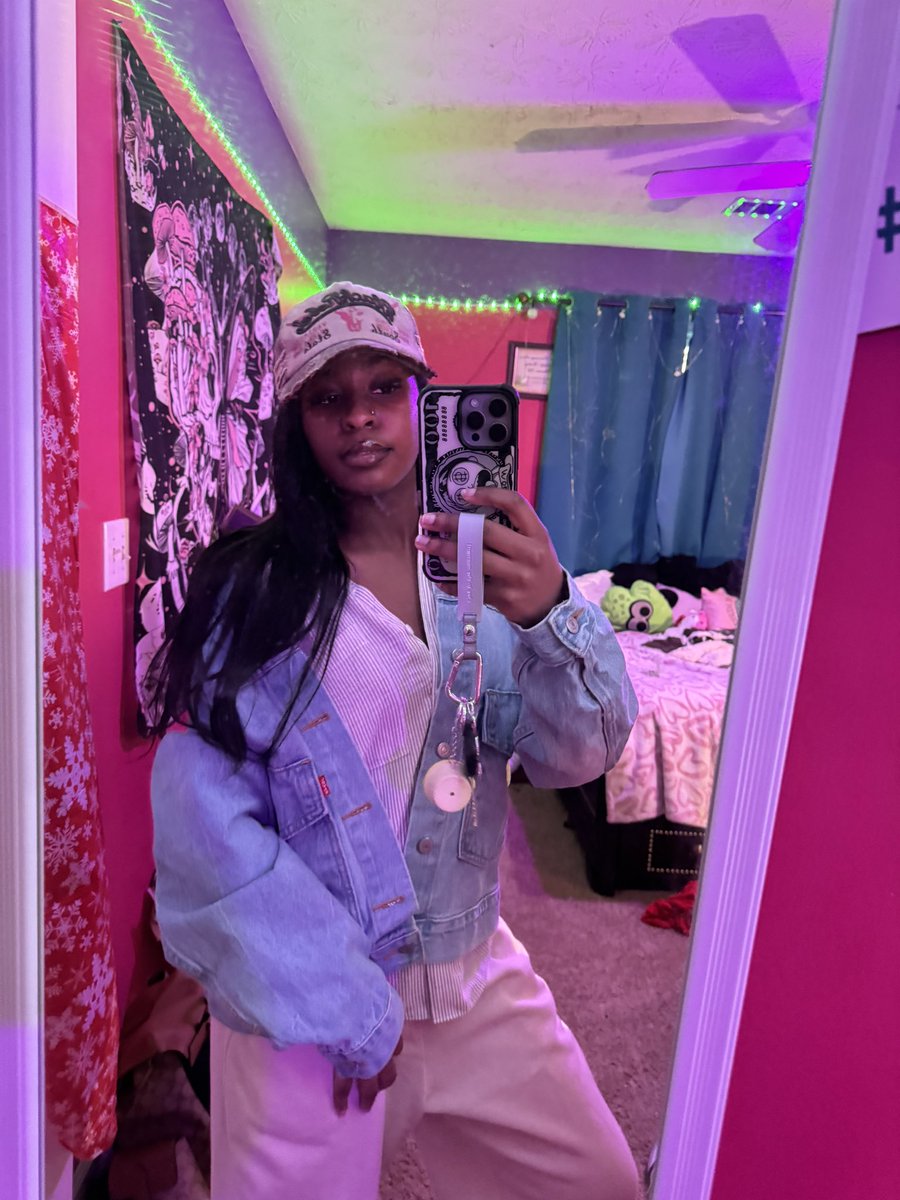 @imymckenziee on ig. tweet media