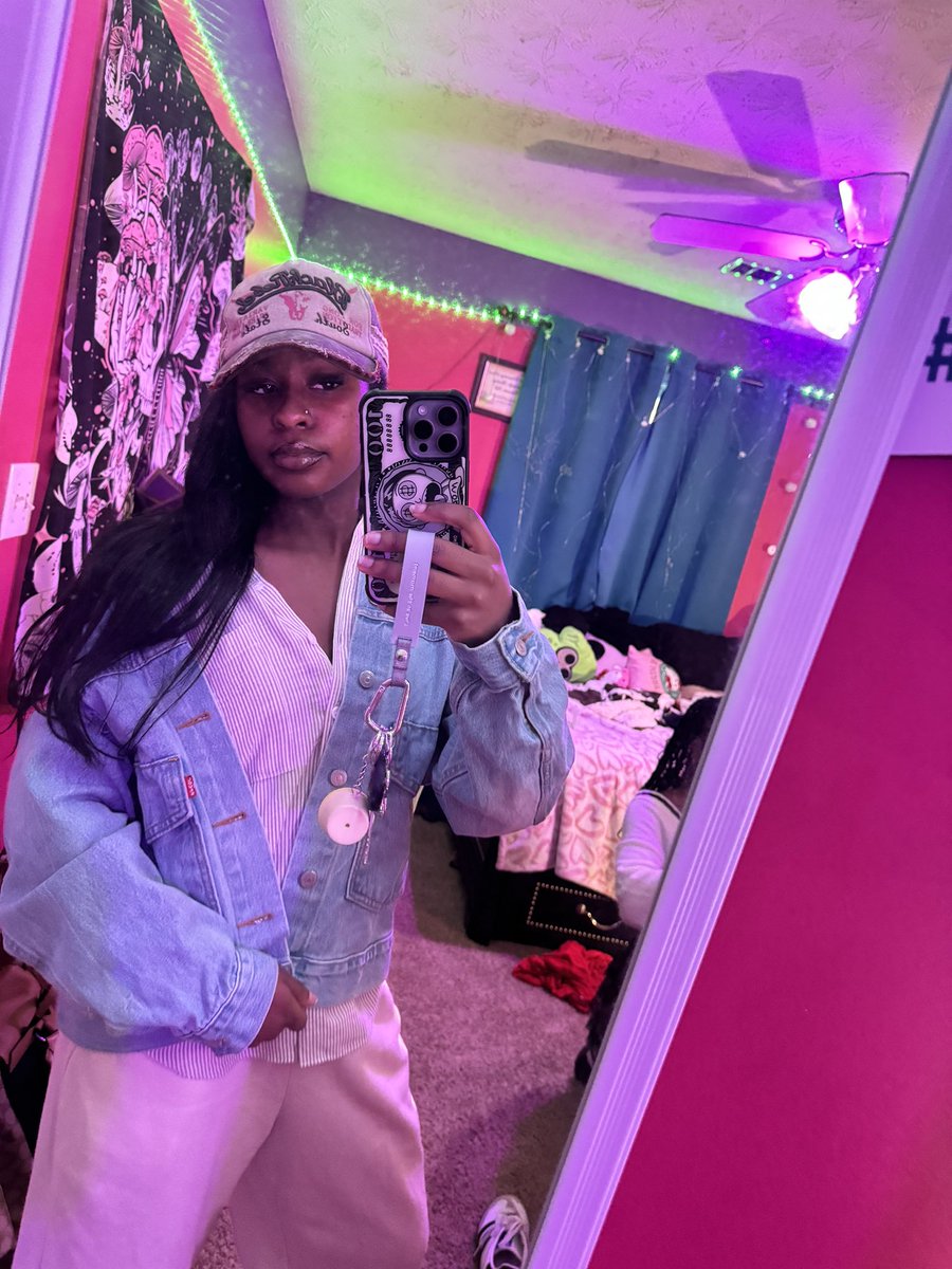 @imymckenziee on ig. tweet media