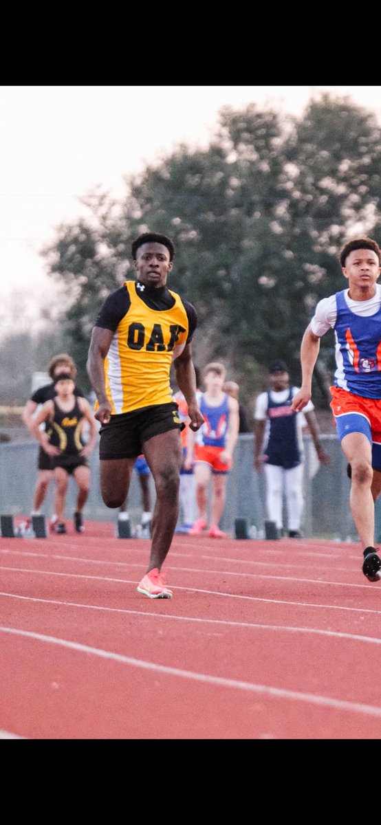 AntonioDural_F5's tweet image. My first high school track action in the books— Freshman and Varsity meets! Technique is a lil rusty but first week of the season 11.00…I guess I’ll take it. But STAY TUNED…more to come🤞🏾🤞🏾😤
100m 4x100 4x200 - KO! 
#FreshmanSeason #ThecOde #DaGrindContinues #Five*…