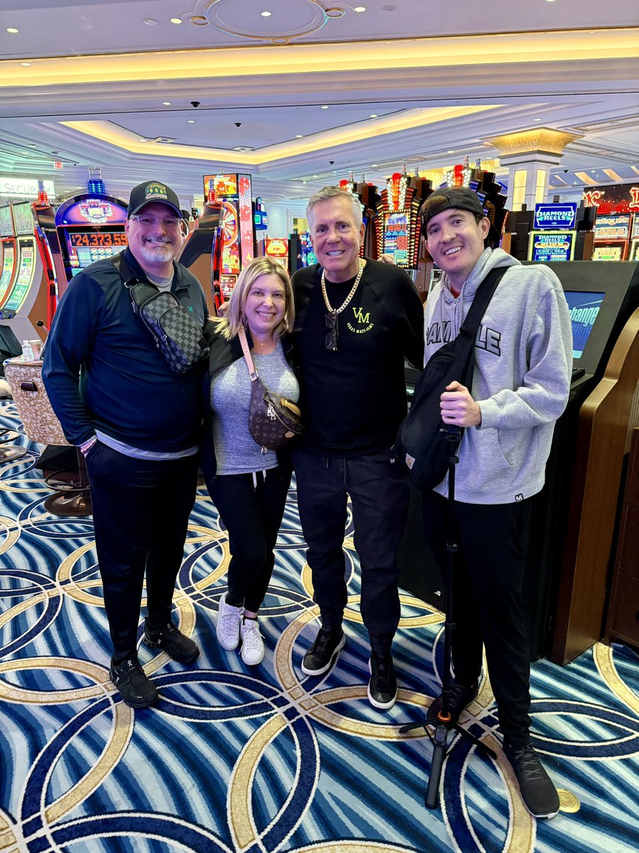 TommyJackpots's tweet photo. Just ran into @itsvegasmatt and EJ again @VenetianVegas —last time was @HardRockHolly! 

He’s always friendly and up for taking photos. https://t.co/38UXK9GptE