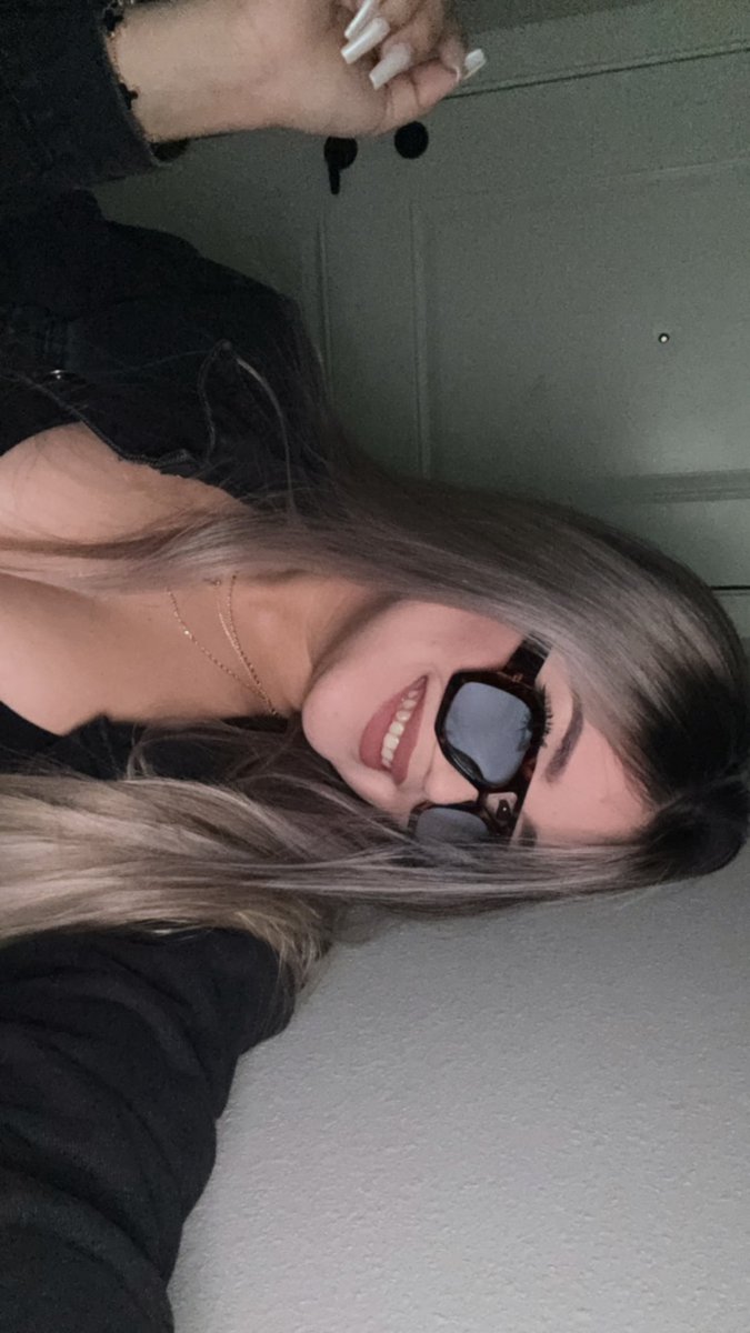 Teffvy's tweet image. Hola siempre me pierdo por aquí