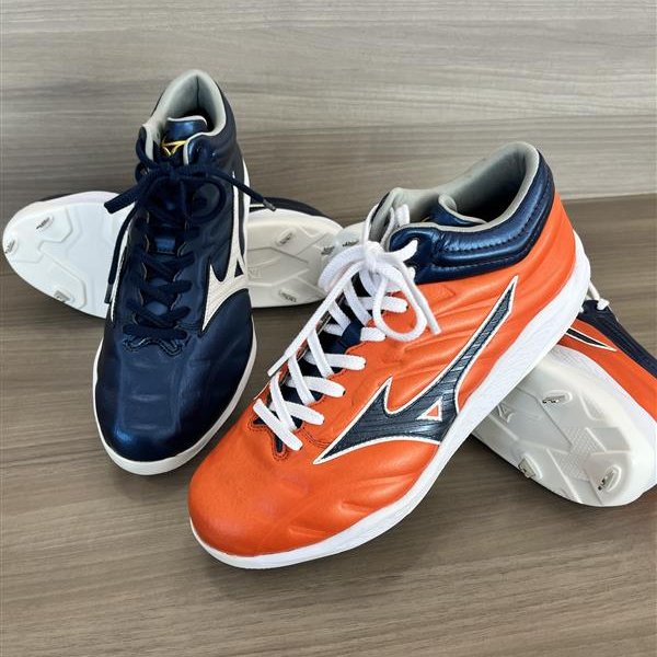 前田健太 投手のNEW✨グラブ️ ウェブには、約10年ぶりにトンボが復活