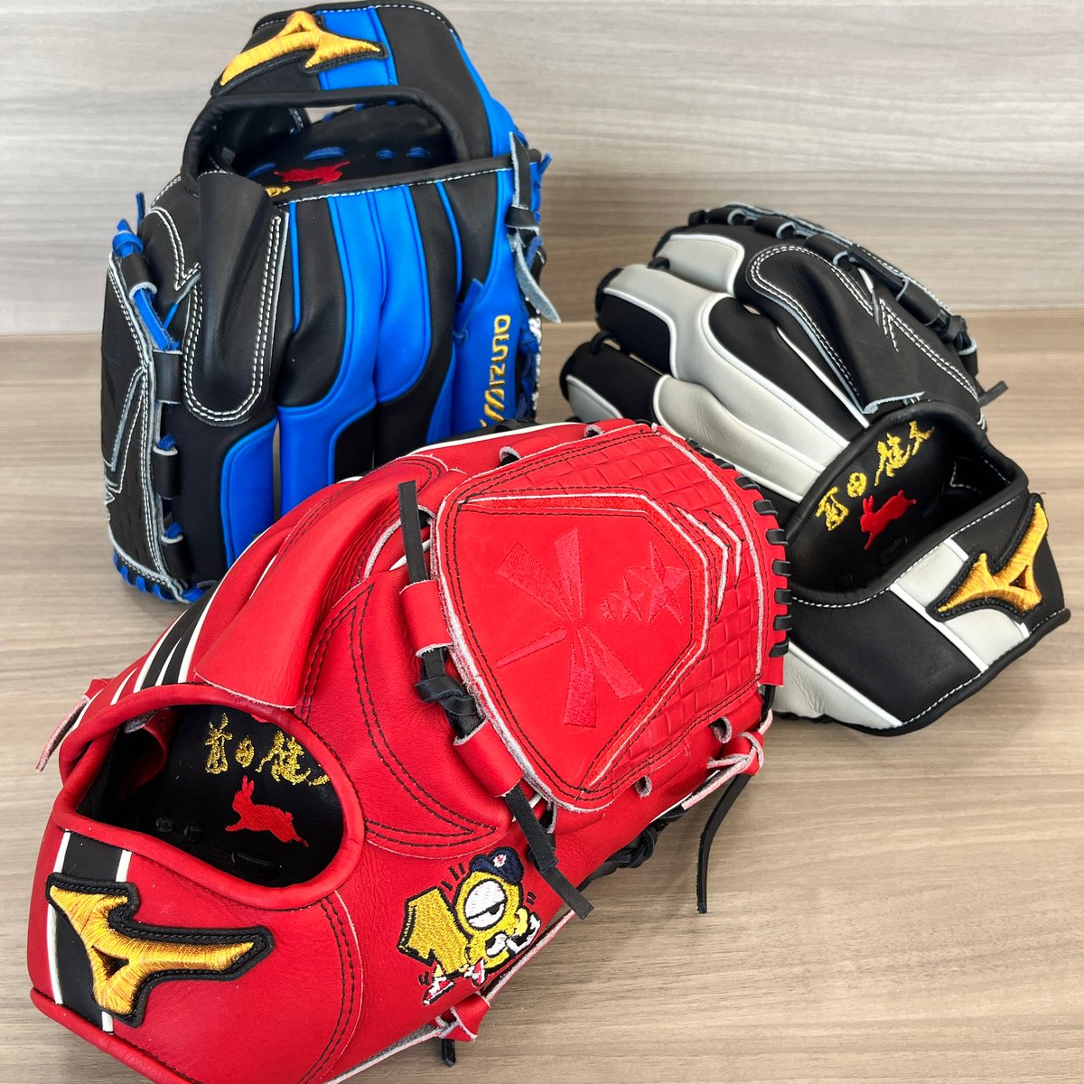 前田健太 投手のNEW✨グラブ️ ウェブには、約10年ぶりにトンボが復活