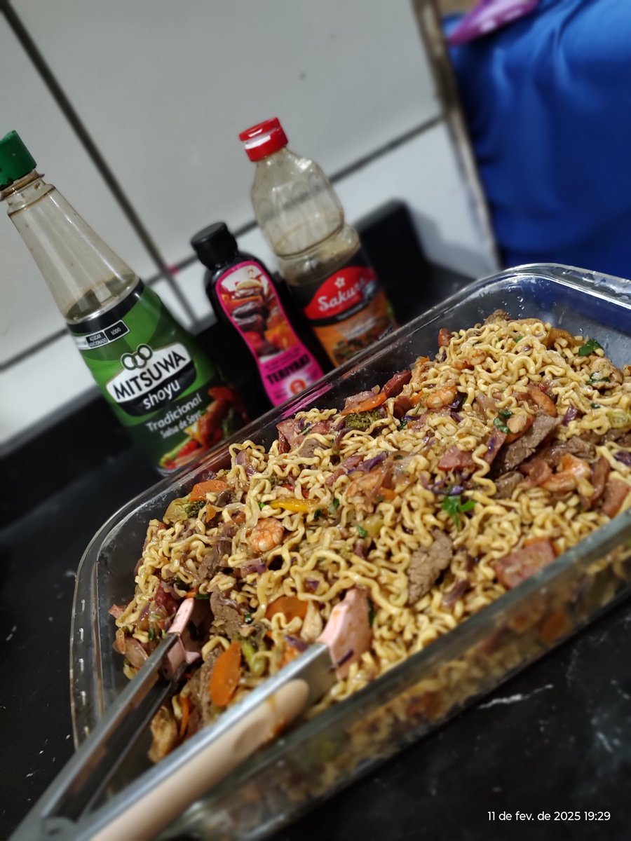 Yaksoba caseiro só pq ficou Mara.... Recomendo façam em casa vcs vão amar 🍜
