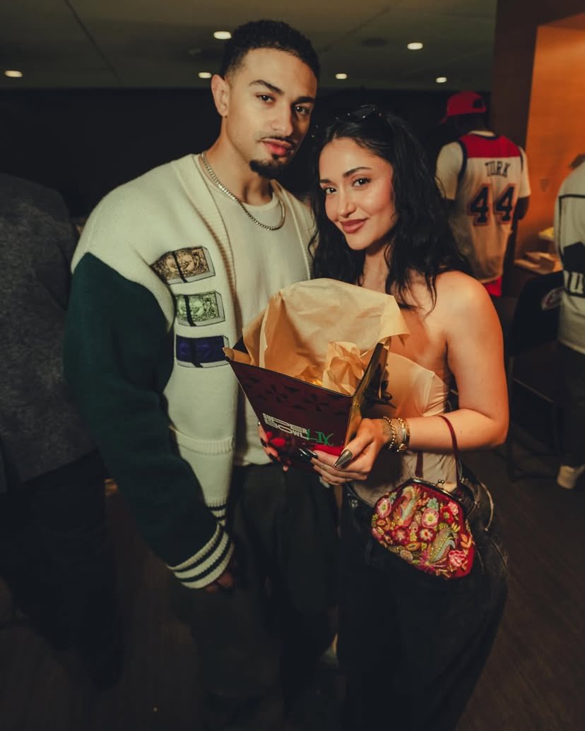 MahaAl28's tweet photo. I'm obsessed with these two😩🖤 https://t.co/6mLpCY4IeH