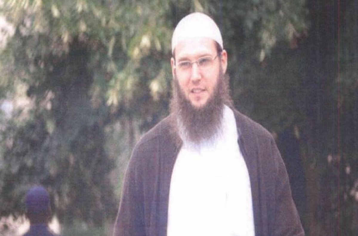 le_Parisien's tweet photo. C'est par sa voix que les attentats de Nice et de Magnanville avaient été revendiqués
Adrien Guihal, l’un des plus hauts dignitaires français de l’État islamique, demande son rapatriement en France
➡️ https://t.co/61MHBgVhYF https://t.co/XO4JEY2OVm